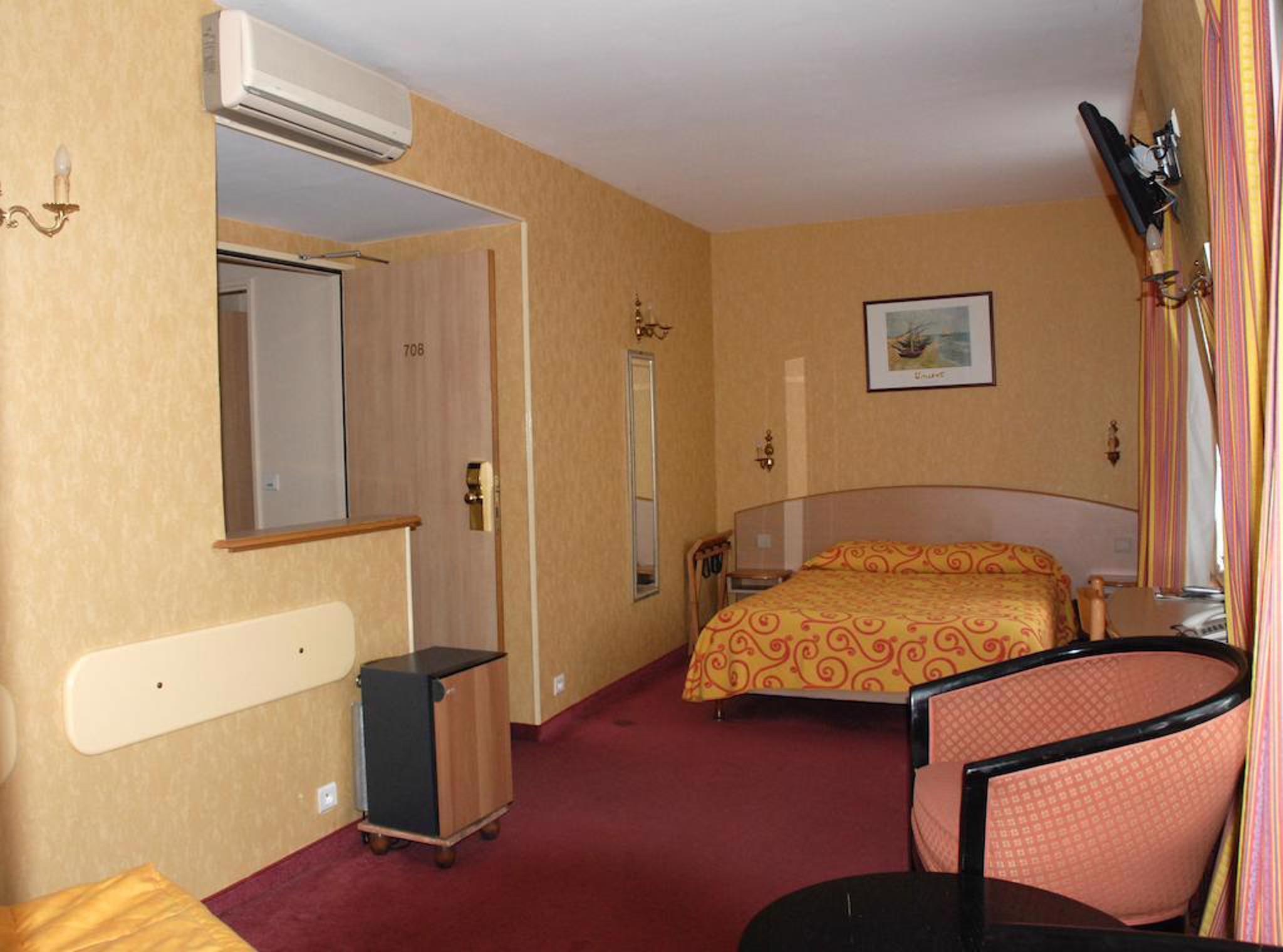 Hôtel Transcontinental Parigi Esterno foto