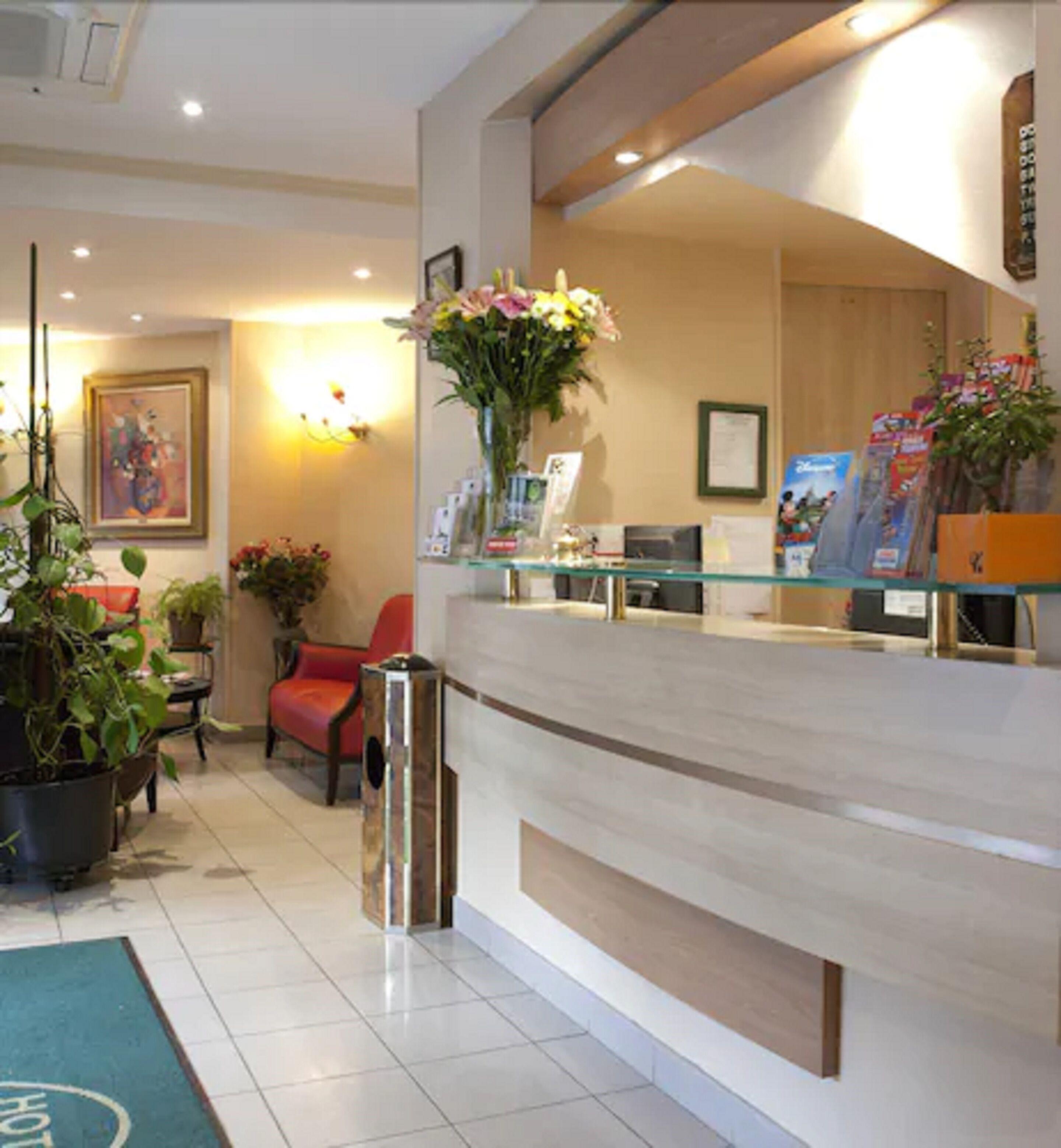 Hôtel Transcontinental Parigi Esterno foto