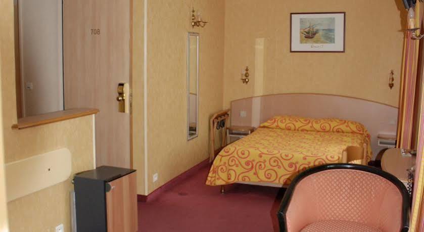 Hôtel Transcontinental Parigi Esterno foto